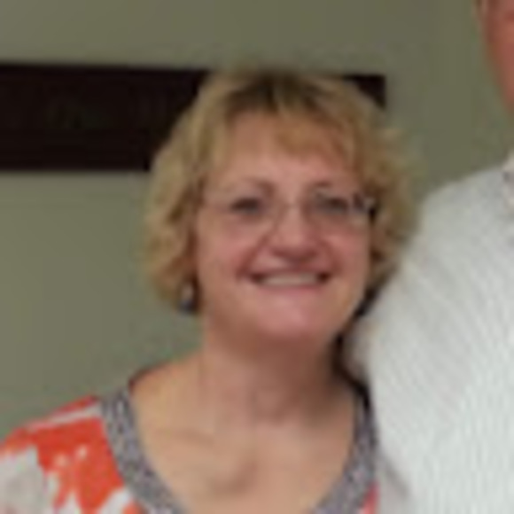 Meet your Posher, Cynthia - Picture 1 of 1